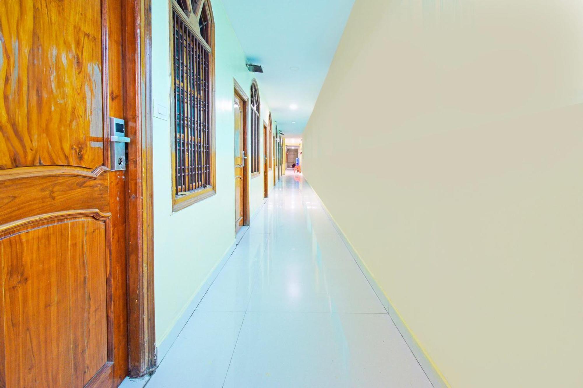 Super Townhouse Mancherial Mancherāl Exterior foto