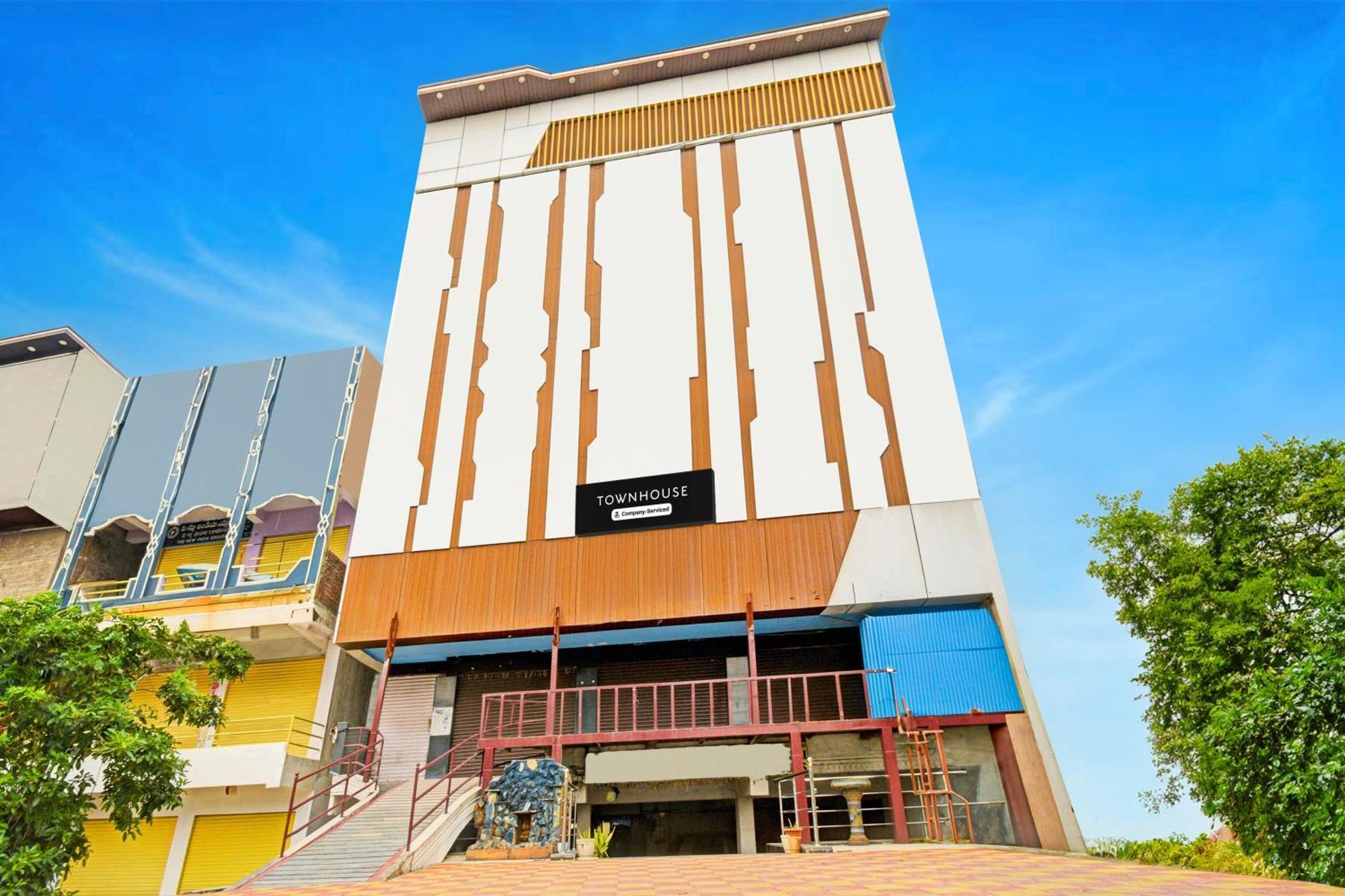 Super Townhouse Mancherial Mancherāl Exterior foto