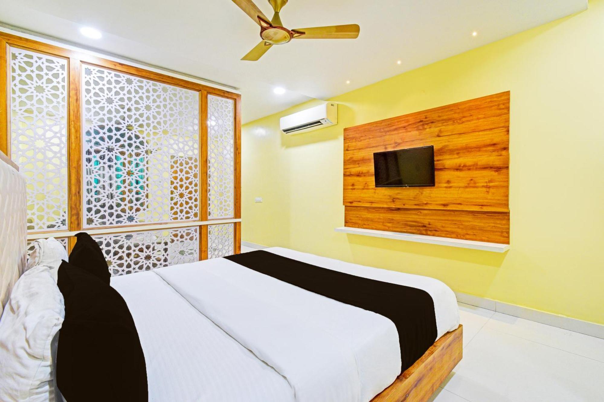 Super Townhouse Mancherial Mancherāl Exterior foto