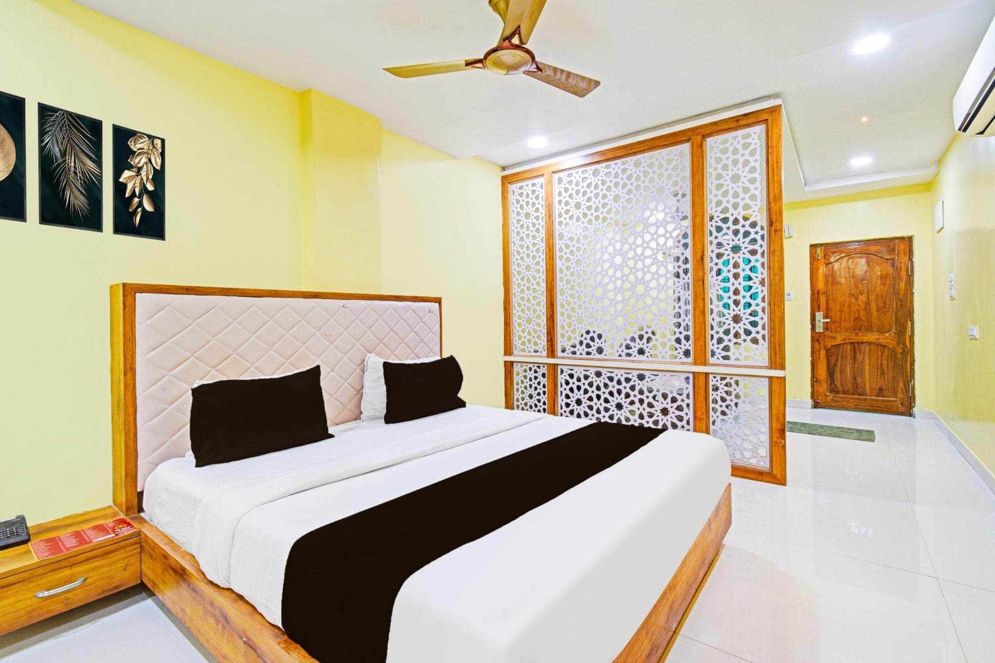 Super Townhouse Mancherial Mancherāl Exterior foto