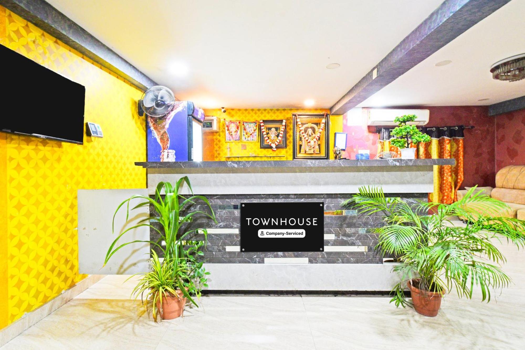 Super Townhouse Mancherial Mancherāl Exterior foto