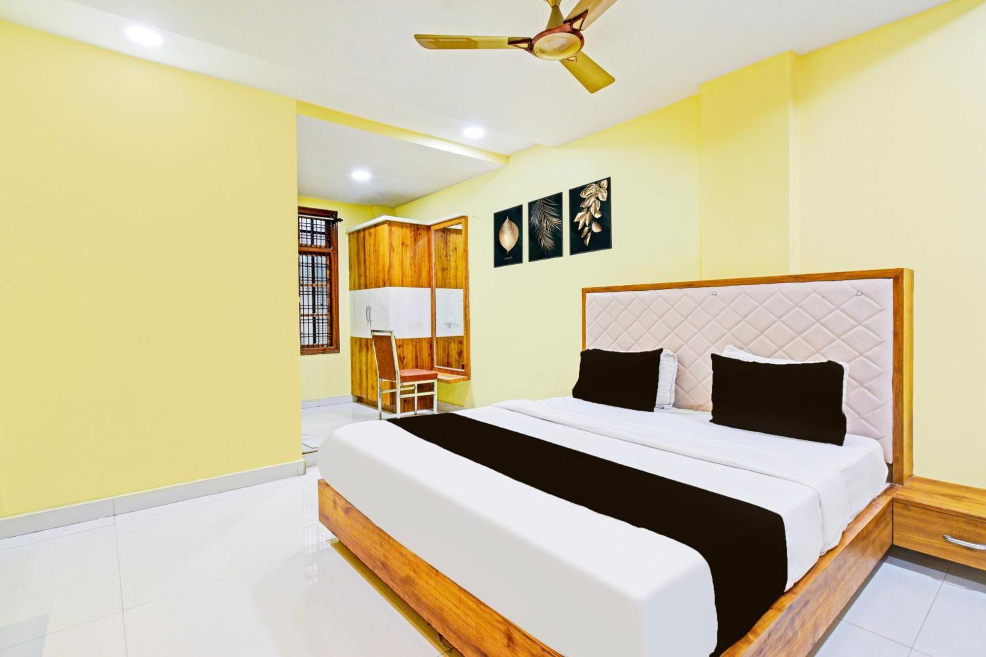 Super Townhouse Mancherial Mancherāl Exterior foto