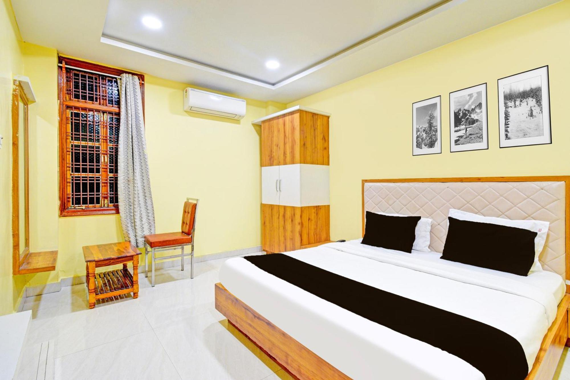 Super Townhouse Mancherial Mancherāl Exterior foto